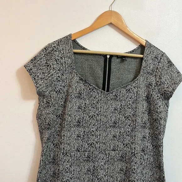 Express Cap Sleeve Black Marled Knee-Length Dress - Picture 9 of 10